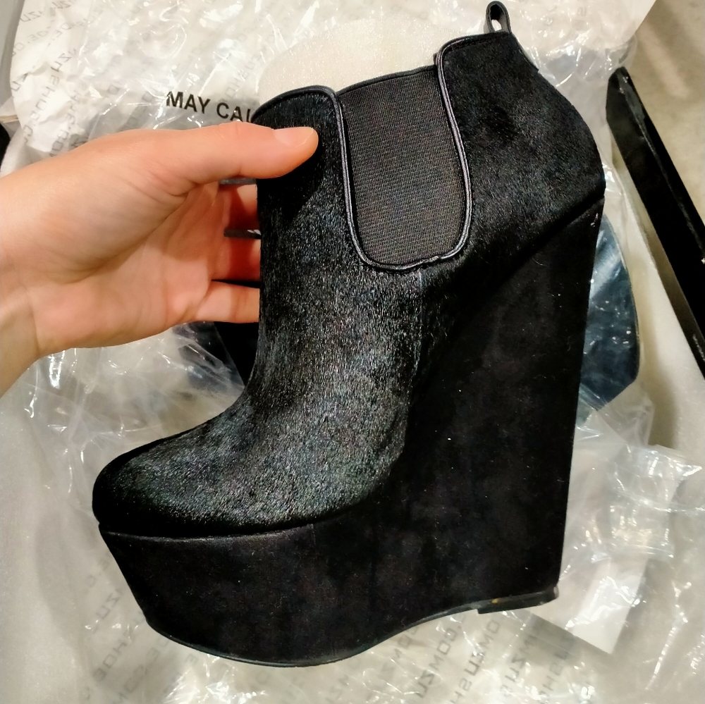 🥳 Sale 🥳 Zu size 6 wedged boots - Picture 1 of 5